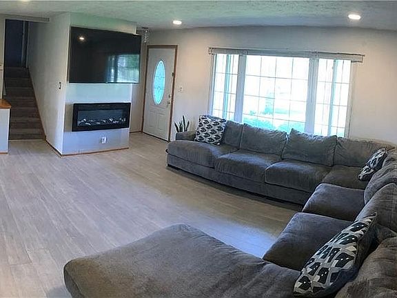 5th image of 6089 Sunset Dr