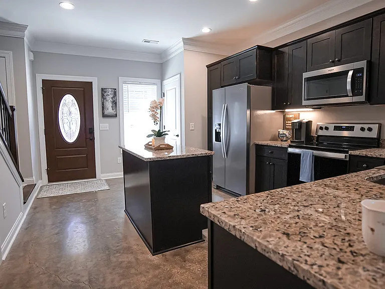 403 Peyton Pl — Photo 15