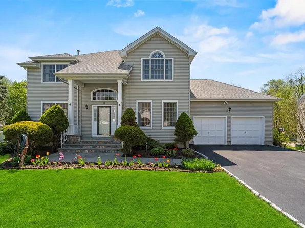 12 Loomis Drive, Baldwin Place, NY 10505