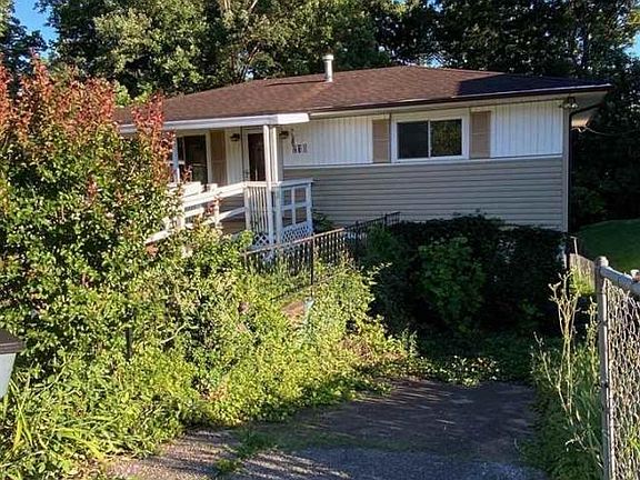 2nd image of 210 Holley Ct