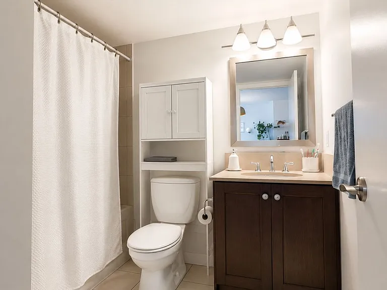 2181 Yonge St #2001 — Photo 12