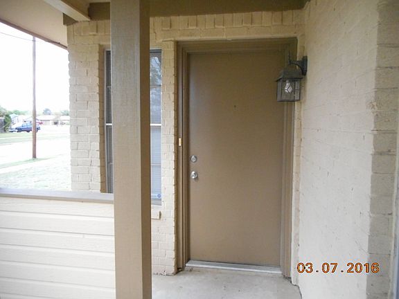 2nd image of 2206 Hunt Dr #A