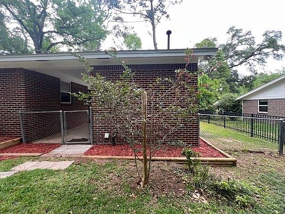5th image of 1913 Sunset Ln