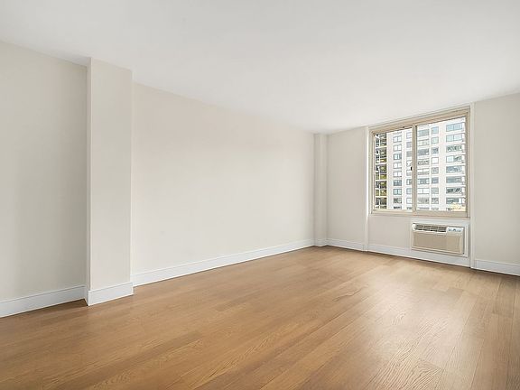 3rd image of 555 Main St APT 1308
