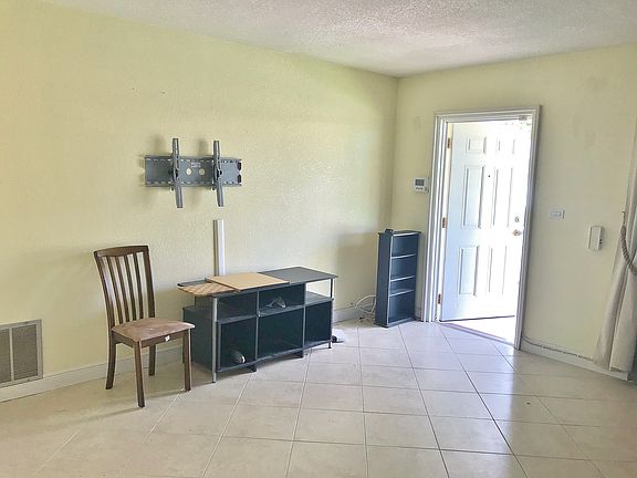 5th image of 4720 NW 44th Ct
