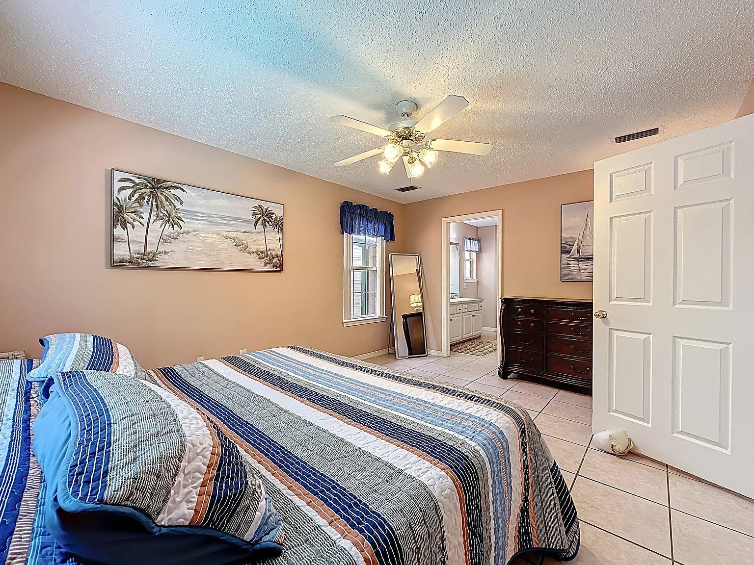 4 bed, 1750 sqft, $3,200 — Photo 4
