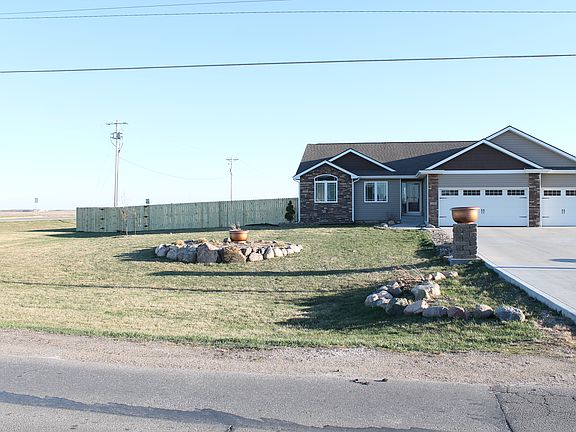 2nd image of 7181 NE 27th Ave