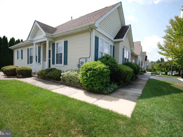 60 Nightingale Dr, Hamilton, NJ 08690