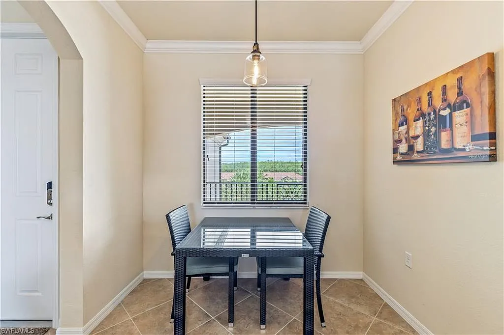 2 bed, 2.0 bath, 1122 sqft, $7,500 — Photo 3