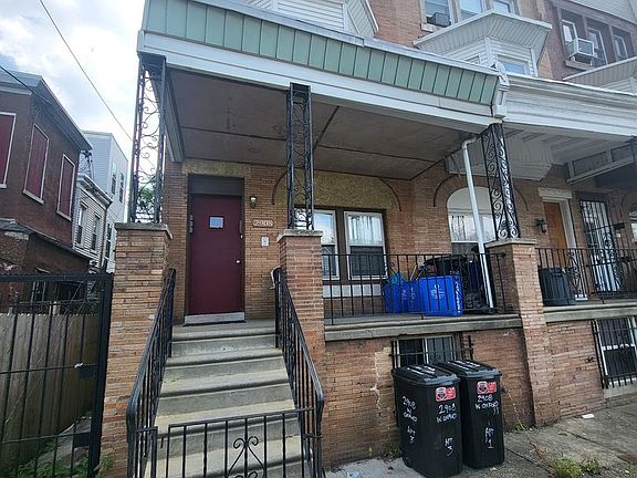 2nd image of 2908 W Oxford St #1