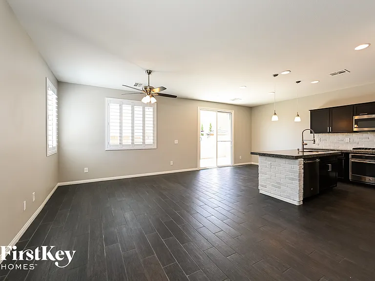 10448 Camp Rock Ct — Photo 2