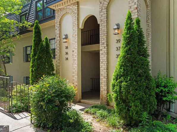 34 Chaumont Sq NW, Atlanta, GA 30327