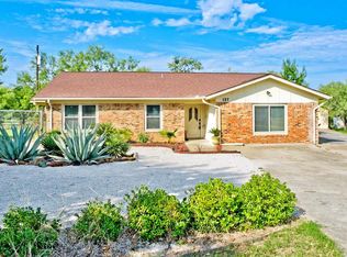 137 Lakeshore Dr, Runaway Bay, TX 76426