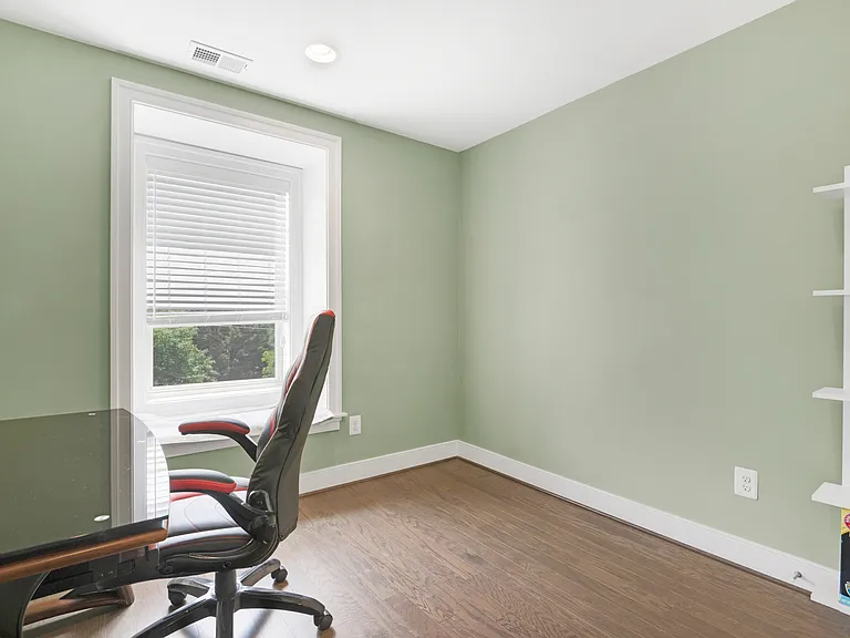 1722 Gainesville St SE — Photo 9