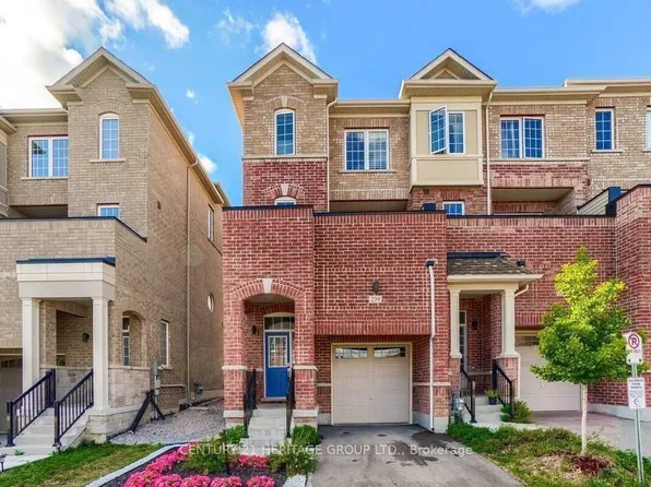 239 Harding Park St, Newmarket, ON L3Y 0E1