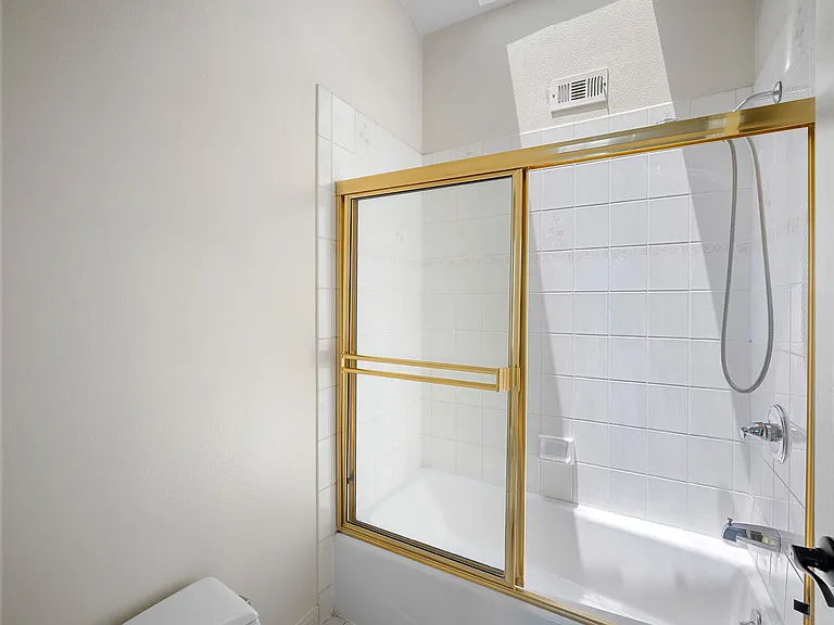 318 N Kenwood St #105 — Photo 19