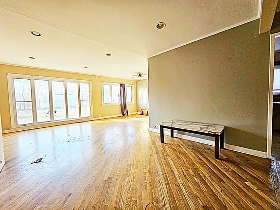 2nd image of 365 Winona St