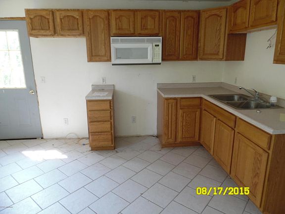 3rd image of 6499 Oakwood Dr