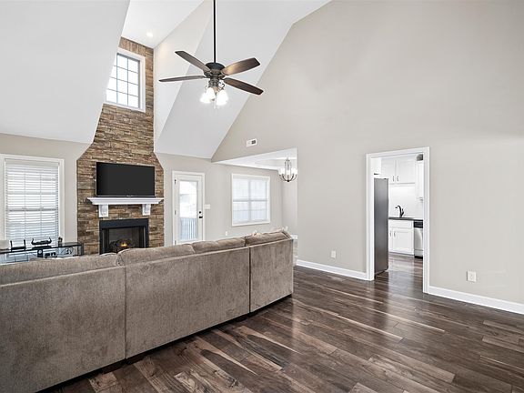 5th image of 3770 Windhaven Dr