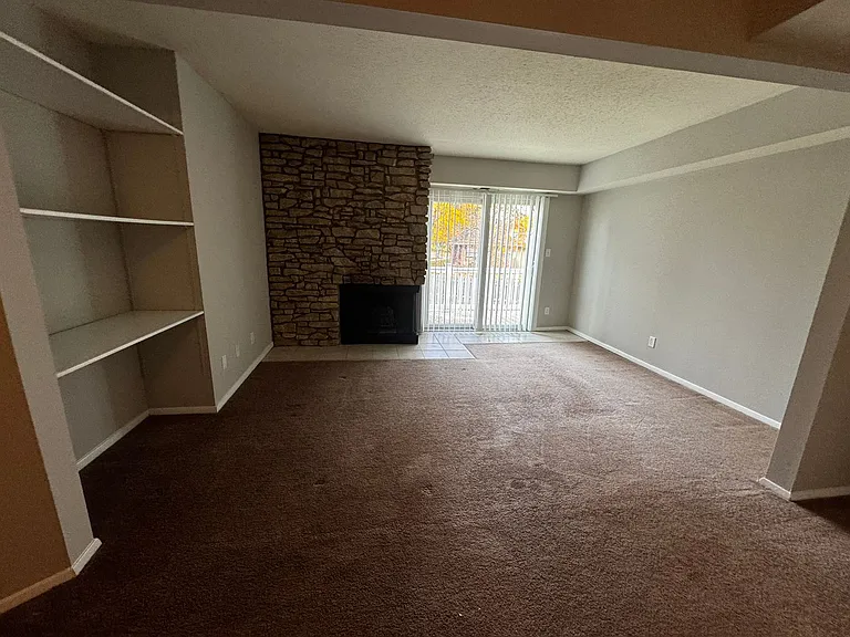 Coventry Court West Apartments — Photo 73