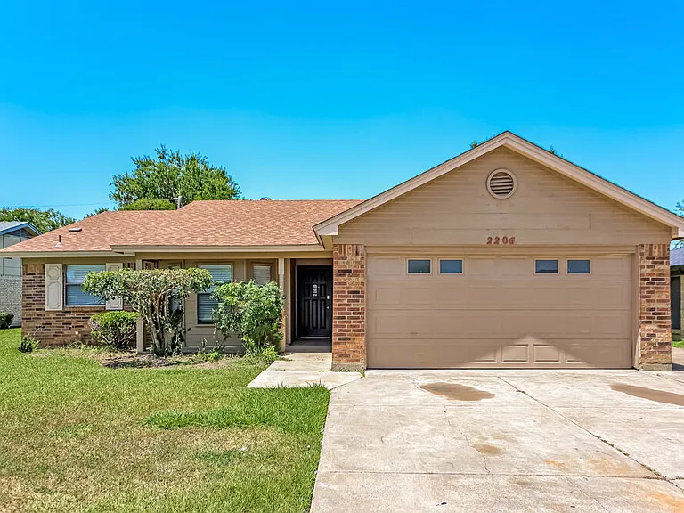 2206 Brim Ct — Photo 1