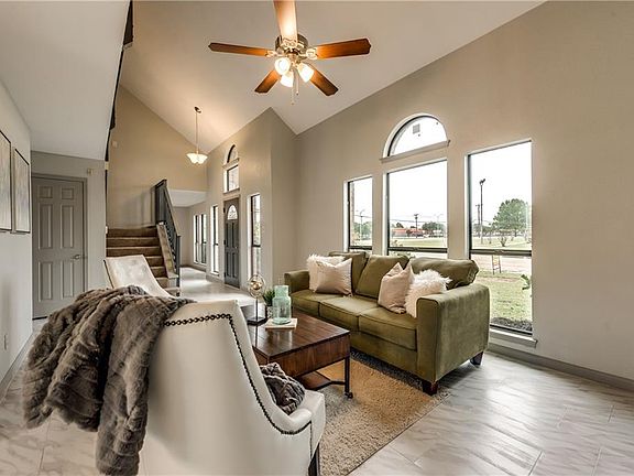5th image of 104 S Cannady Dr