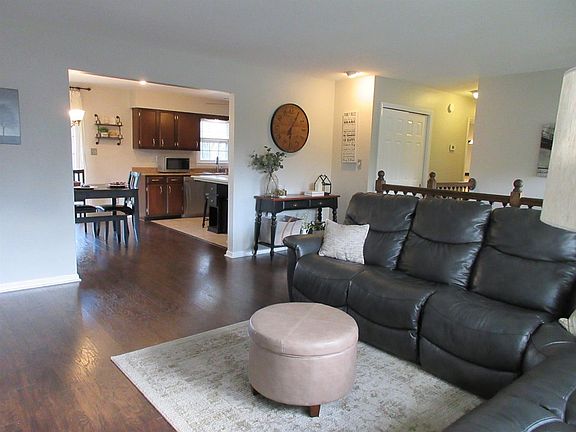 5th image of 3220 Shoal Lake Dr