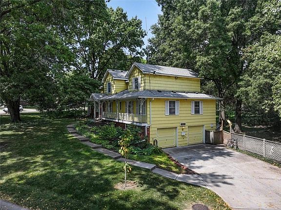 2nd image of 8236 Linden Dr