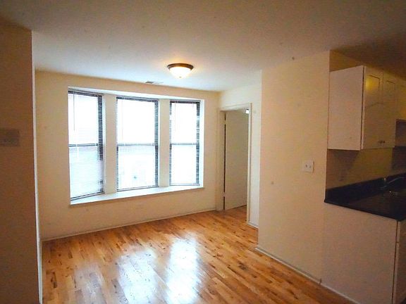 5th image of 1311 W Leland Ave #11-2