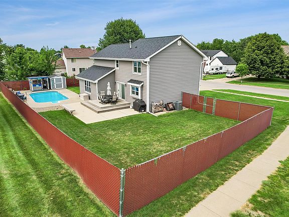 3rd image of 5410 SE 31st St