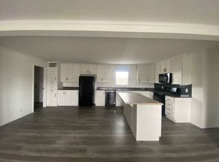 8278 W Cygnes Cir, Fenton, MI 48430