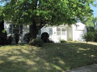 161 Eastview Dr NW, Cedar Rapids, IA 52405