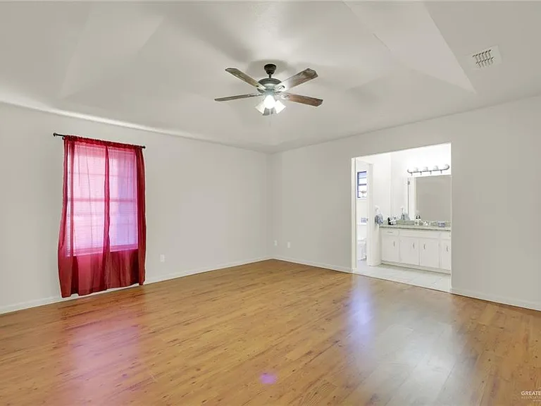 2039 W Umar Ave — Photo 7