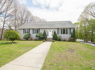 15 Catalpa St, Seekonk, MA 02771