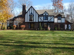 4 Yorkshire Dr, Hackettstown, NJ 07840