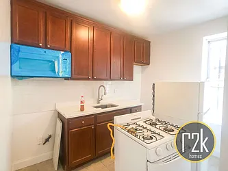 Rented by Realty 2000 Corp