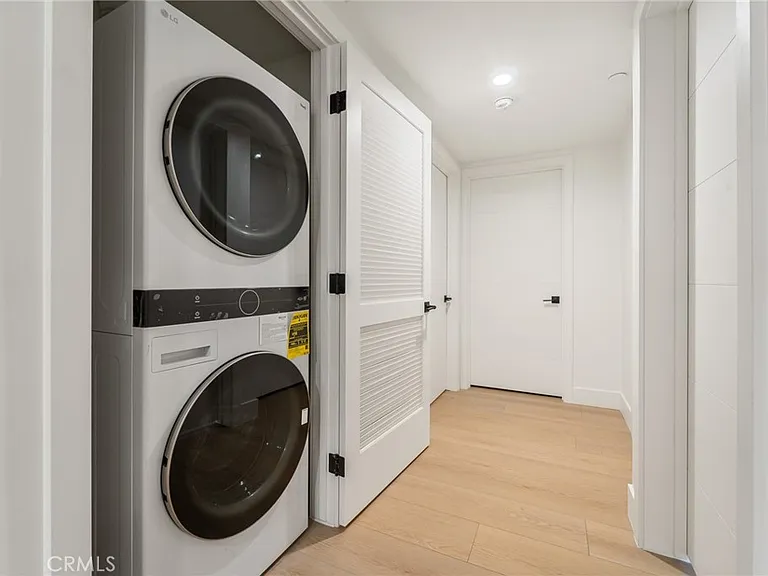 7510 Sepulveda Blvd #304 — Photo 25