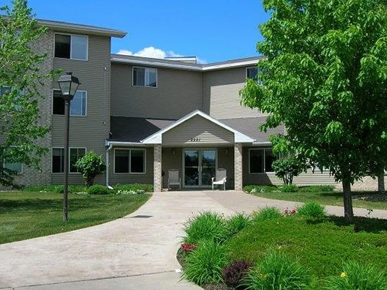 Hanley Place Senior Apartments — Photo 1