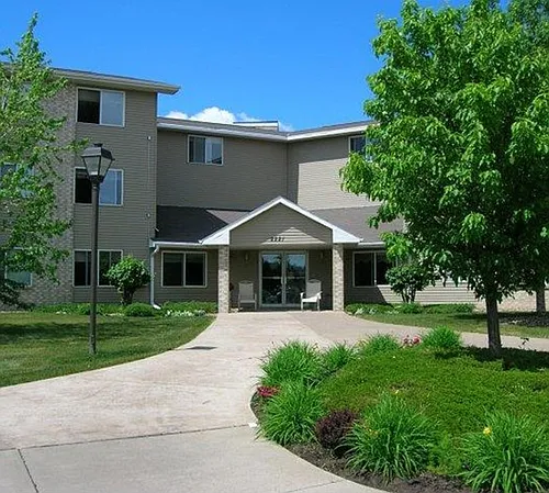 Hanley Place Senior Apartments Photo 1