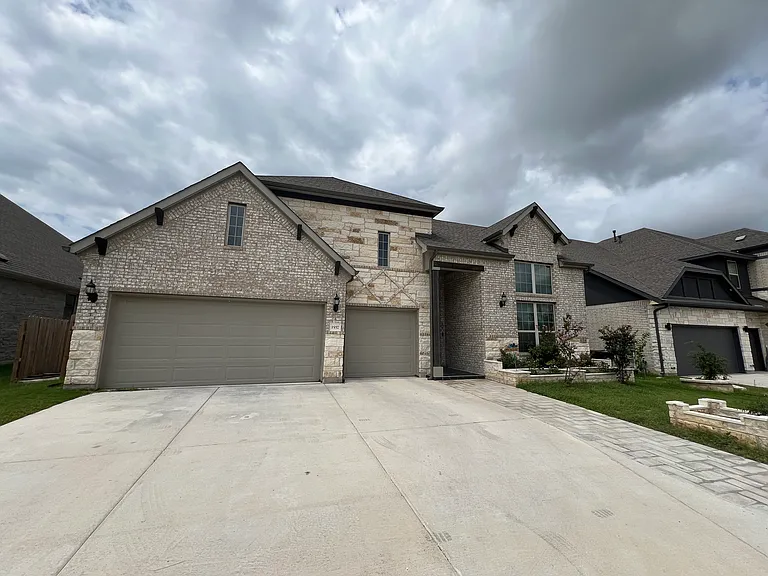 1937 Mariann Dr — Photo 2