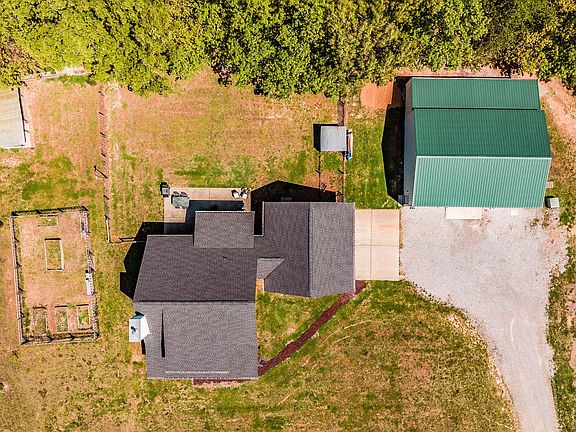 5th image of 237 Lear Rd