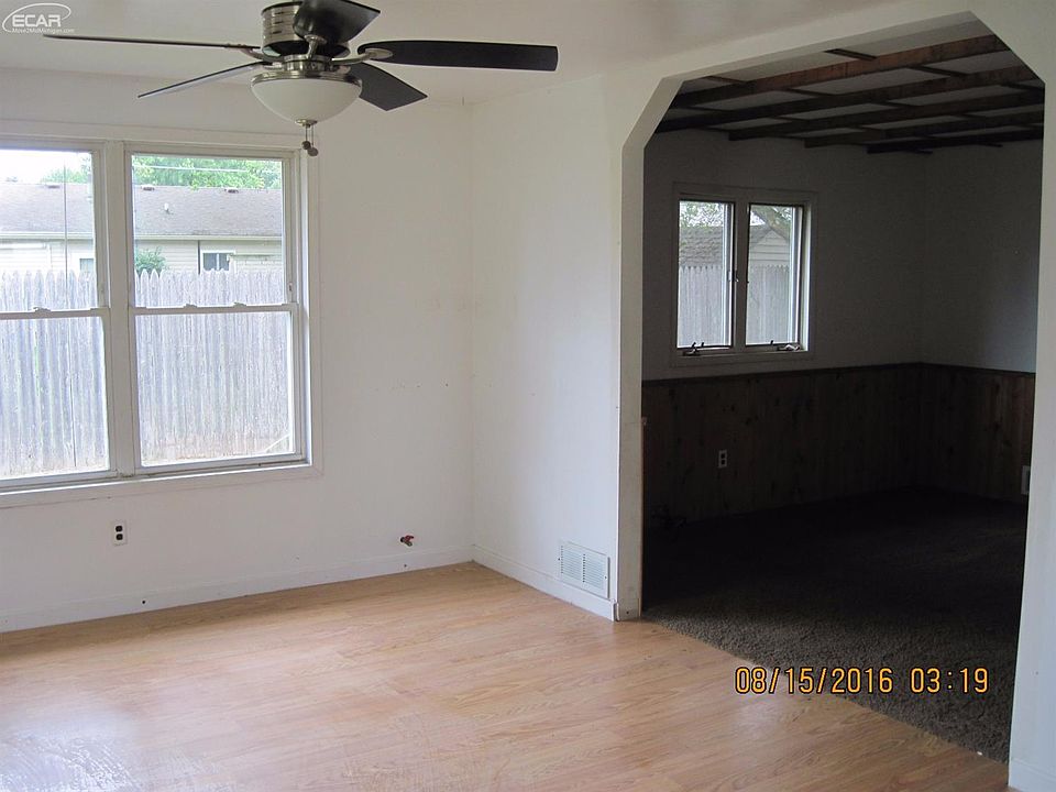 2nd image of 304 Seminole St