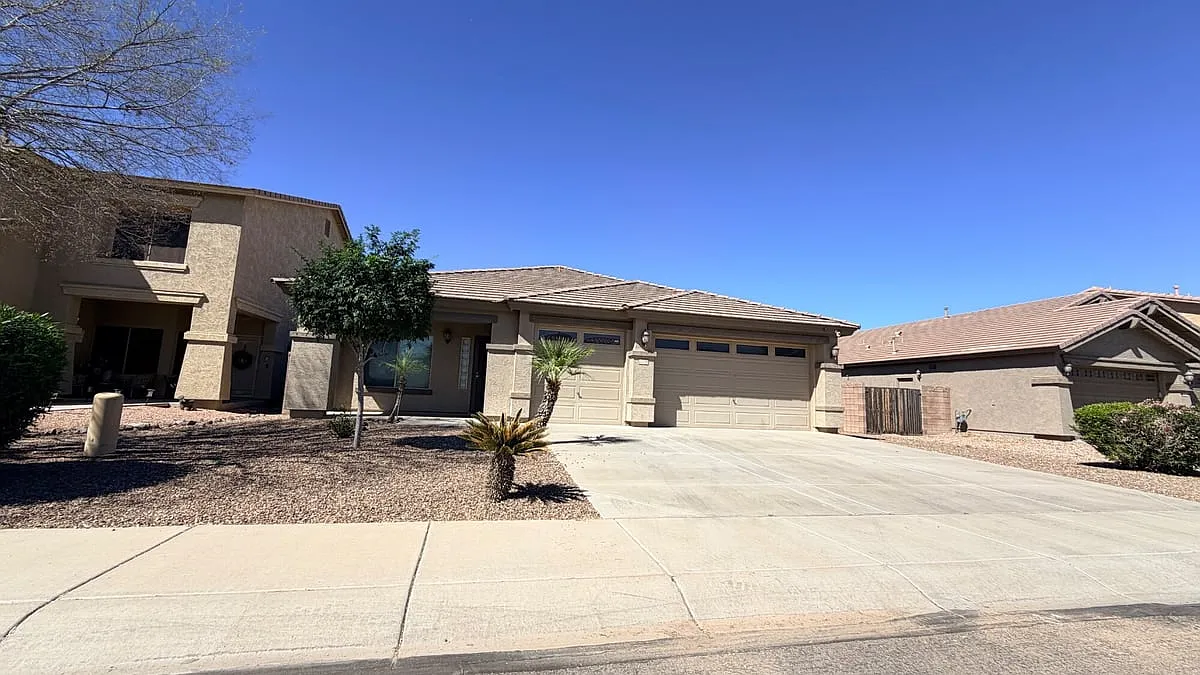 22156 N Sunset Dr — Photo 1