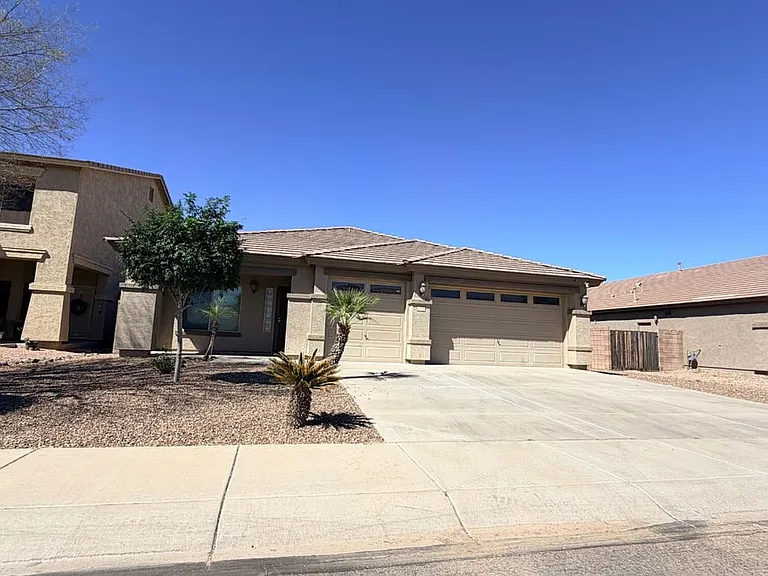 22156 N Sunset Dr — Photo 1