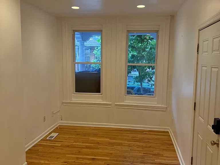 215 Buckingham Pl #1 — Photo 8