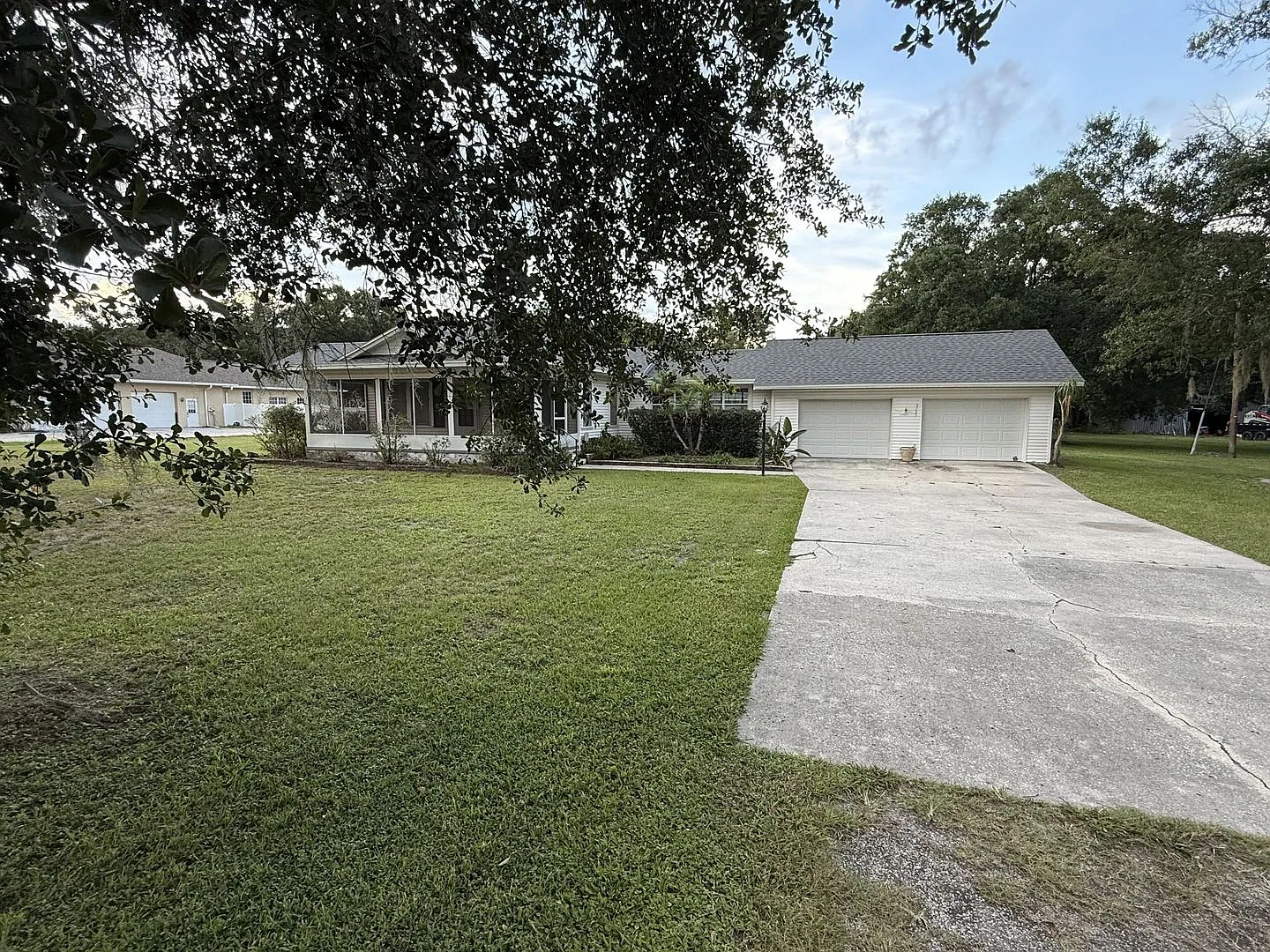 2-Bedroom + Bonus room, 2 1/2 Bath, Large 2-Car garage, Available Now — Photo 1