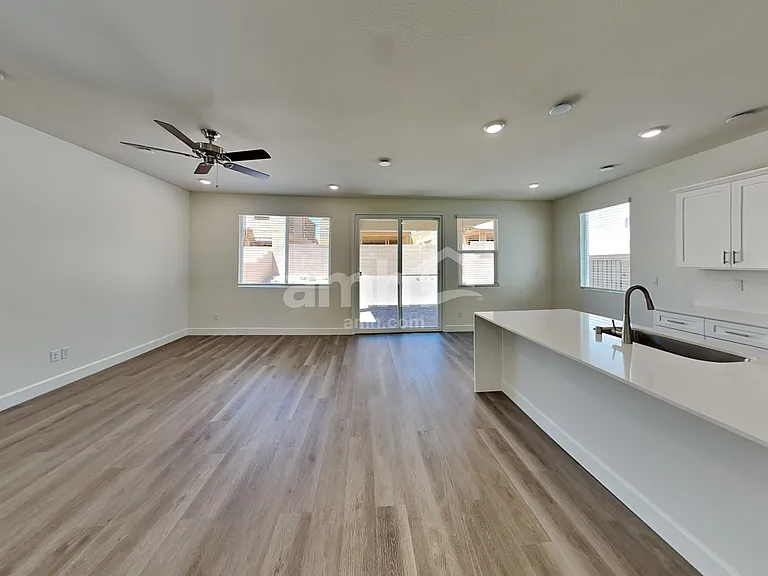 10345 Medusita St — Photo 6