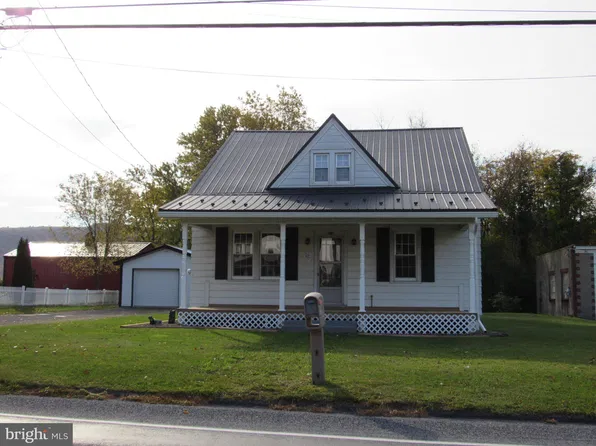 919 E Main St, Hegins, PA 17938