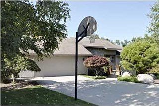 3rd image of 2820 Wausaukee Dr NE