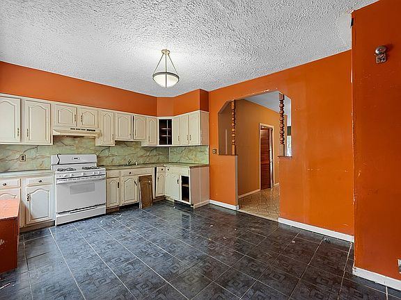5th image of 1593 E 48th St
